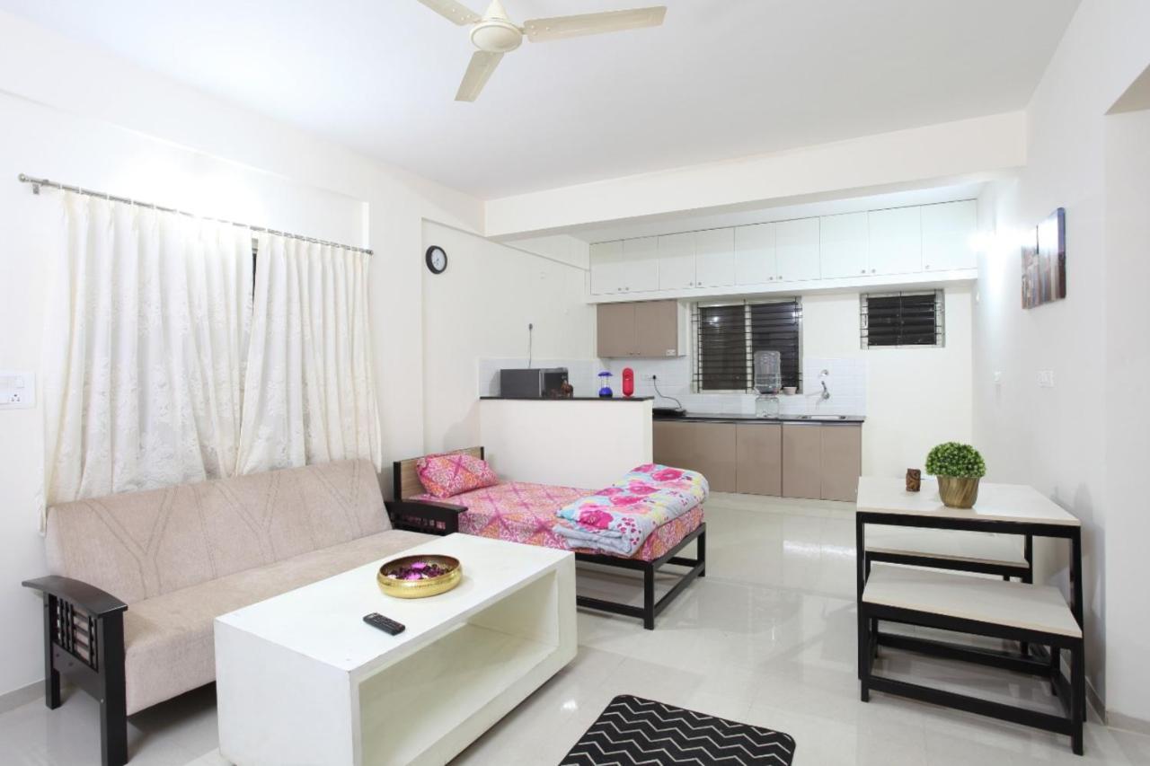 Apartment Qualtems Guest House-with Ac Options *