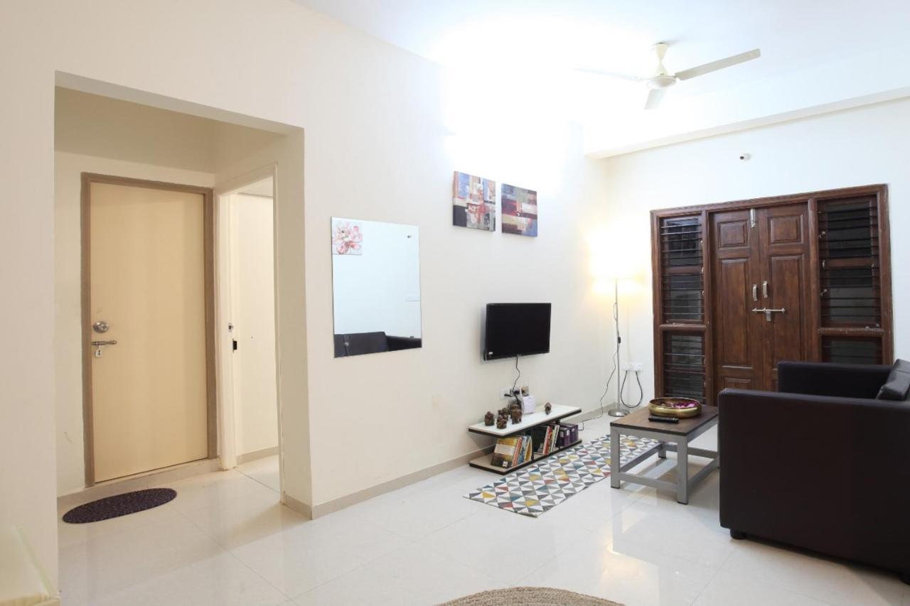 Apartment Qualtems Guest House-with Ac Options *